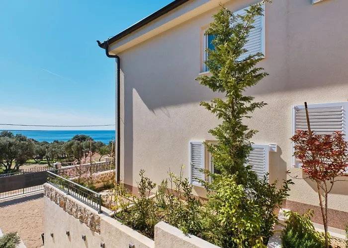 Mea Cres Sonnenvilla By Interhome Miholašćica