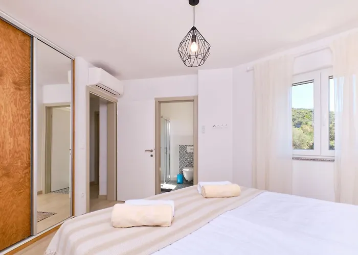 Nyaraló Mea Cres Sonnenvilla By Interhome